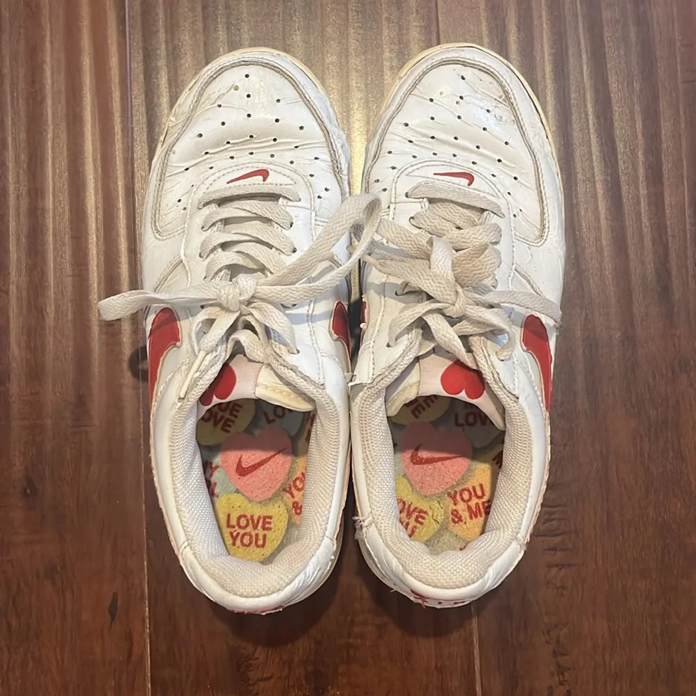 Nike sneakers size 8 Air Force 1 low Valentine 💌 - Picture 3 of 12